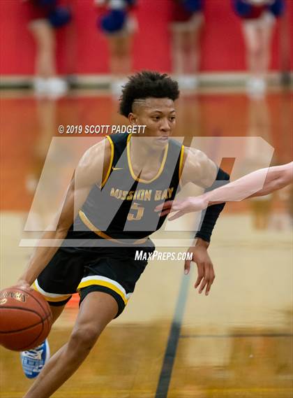 Thumbnail 3 in Mission Bay vs. Torrey Pines (CIF SDS Open Division Semifinal) photogallery.