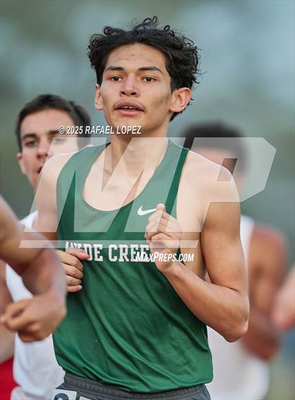 Thumbnail 1 in Panther Relays (1600M) photogallery.