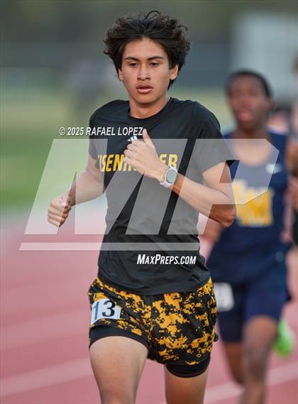 Thumbnail 1 in Panther Relays (1600M) photogallery.