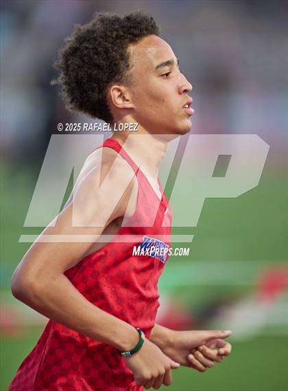 Thumbnail 2 in Panther Relays (1600M) photogallery.