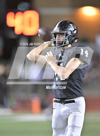 Thumbnail 2 in Vandegrift vs. Austin (UIL 6A D2 Football Bi-District Playoff) photogallery.