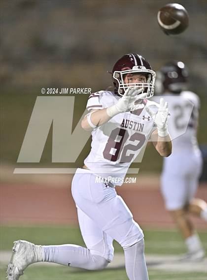 Thumbnail 2 in Vandegrift vs. Austin (UIL 6A D2 Football Bi-District Playoff) photogallery.