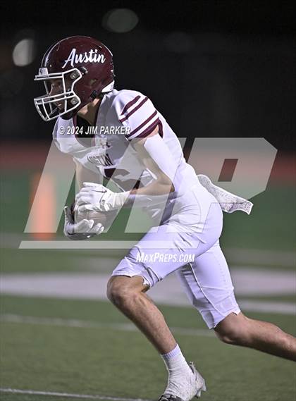 Thumbnail 1 in Vandegrift vs. Austin (UIL 6A D2 Football Bi-District Playoff) photogallery.