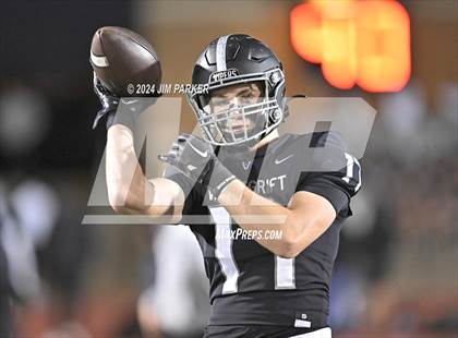 Thumbnail 3 in Vandegrift vs. Austin (UIL 6A D2 Football Bi-District Playoff) photogallery.