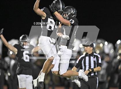 Thumbnail 2 in Vandegrift vs. Austin (UIL 6A D2 Football Bi-District Playoff) photogallery.