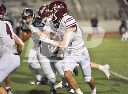Thumbnail 1 in Vandegrift vs. Austin (UIL 6A D2 Football Bi-District Playoff) photogallery.