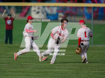 Thumbnail 2 in Dunmore vs. Mount Carmel (PIAA Class 3A First Round) photogallery.