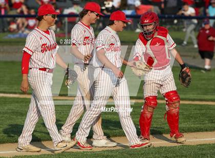 Thumbnail 1 in Dunmore vs. Mount Carmel (PIAA Class 3A First Round) photogallery.