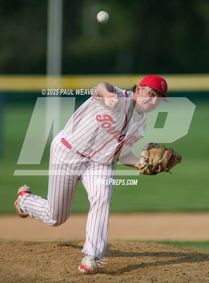 Thumbnail 3 in Dunmore vs. Mount Carmel (PIAA Class 3A First Round) photogallery.