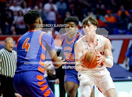 Thumbnail 2 in East St. Louis vs. Metamora (IHSA 3A Final) photogallery.