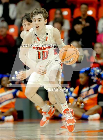 Thumbnail 2 in East St. Louis vs. Metamora (IHSA 3A Final) photogallery.