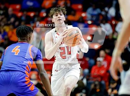 Thumbnail 2 in East St. Louis vs. Metamora (IHSA 3A Final) photogallery.