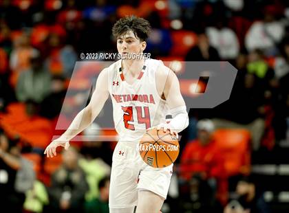 Thumbnail 3 in East St. Louis vs. Metamora (IHSA 3A Final) photogallery.