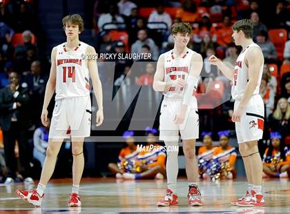 Thumbnail 3 in East St. Louis vs. Metamora (IHSA 3A Final) photogallery.