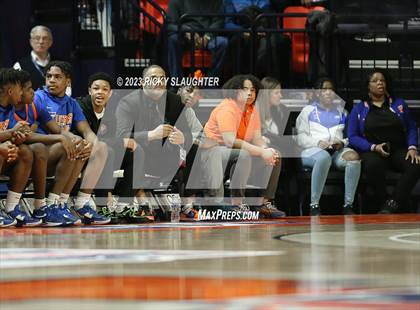 Thumbnail 1 in East St. Louis vs. Metamora (IHSA 3A Final) photogallery.