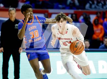 Thumbnail 3 in East St. Louis vs. Metamora (IHSA 3A Final) photogallery.