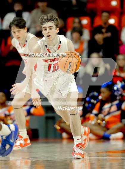 Thumbnail 3 in East St. Louis vs. Metamora (IHSA 3A Final) photogallery.