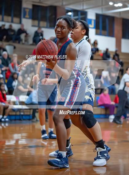 Thumbnail 1 in Terry Sanford vs. E.E. Smith (Patriot Athletic Conference 3A/4A Championship) photogallery.