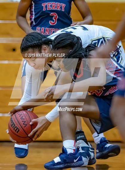 Thumbnail 1 in Terry Sanford vs. E.E. Smith (Patriot Athletic Conference 3A/4A Championship) photogallery.