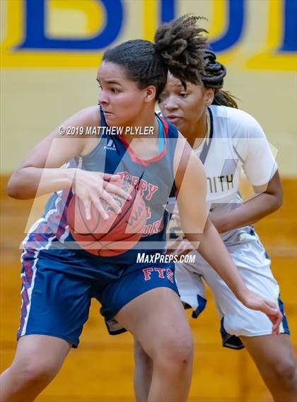 Thumbnail 1 in Terry Sanford vs. E.E. Smith (Patriot Athletic Conference 3A/4A Championship) photogallery.