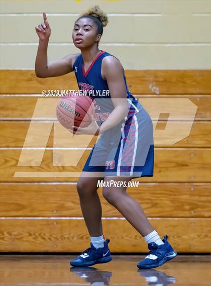 Thumbnail 3 in Terry Sanford vs. E.E. Smith (Patriot Athletic Conference 3A/4A Championship) photogallery.