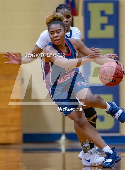 Thumbnail 3 in Terry Sanford vs. E.E. Smith (Patriot Athletic Conference 3A/4A Championship) photogallery.
