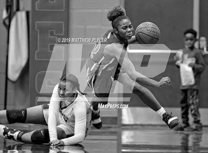 Thumbnail 2 in Terry Sanford vs. E.E. Smith (Patriot Athletic Conference 3A/4A Championship) photogallery.