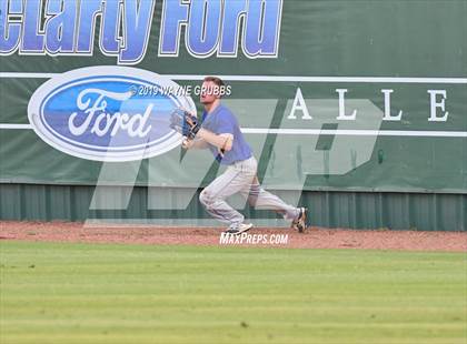 Thumbnail 2 in Linden-Kildare vs. James Bowie Game 3 (UIL 2A Regional Final) photogallery.