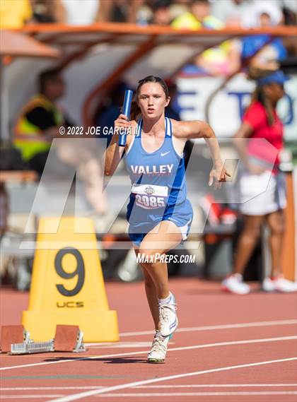 Thumbnail 3 in UIL 1A Girls State Track Meet photogallery.