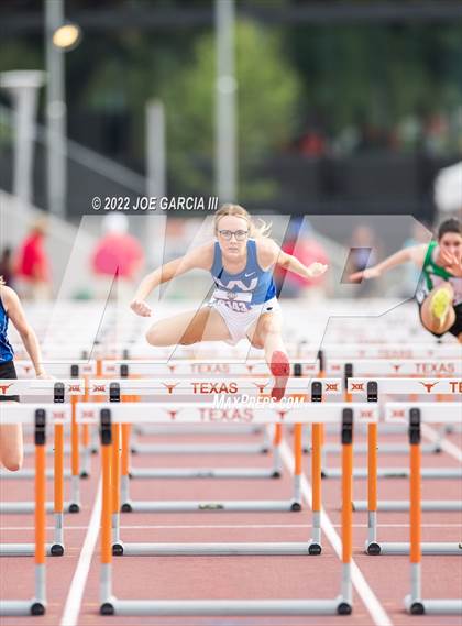 Thumbnail 1 in UIL 1A Girls State Track Meet photogallery.