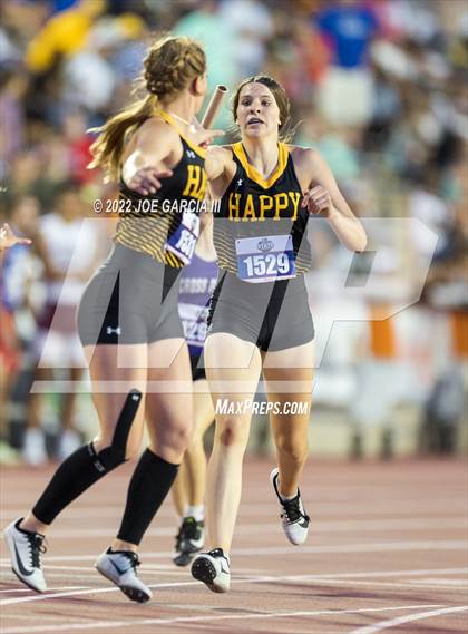 Thumbnail 2 in UIL 1A Girls State Track Meet photogallery.