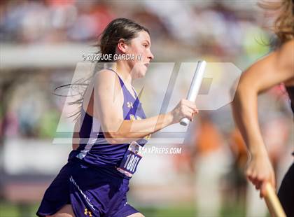 Thumbnail 2 in UIL 1A Girls State Track Meet photogallery.