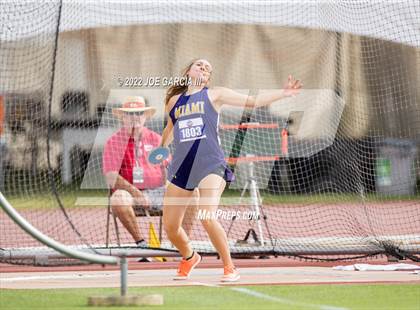 Thumbnail 1 in UIL 1A Girls State Track Meet photogallery.