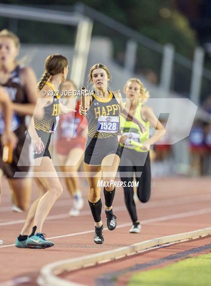 Thumbnail 1 in UIL 1A Girls State Track Meet photogallery.