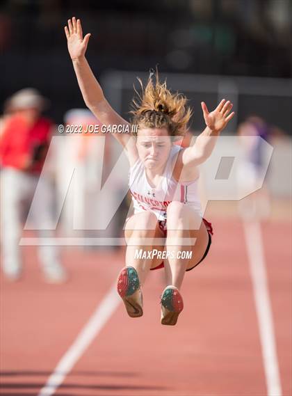 Thumbnail 2 in UIL 1A Girls State Track Meet photogallery.