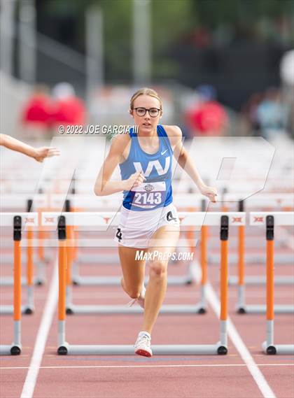Thumbnail 3 in UIL 1A Girls State Track Meet photogallery.