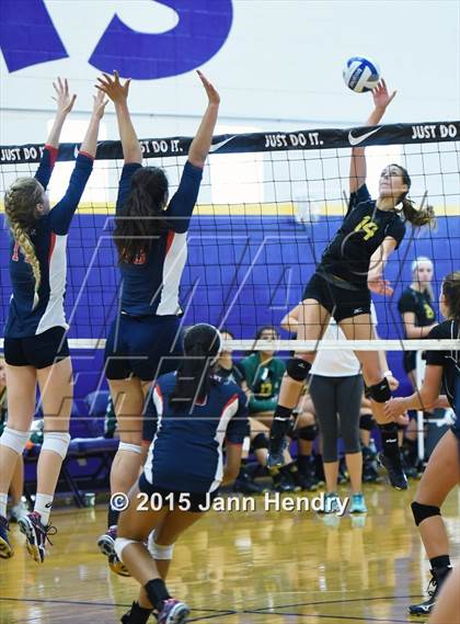 Thumbnail 2 in Mira Costa @ Flintridge Sacred Heart (Durango Fall Classic) photogallery.