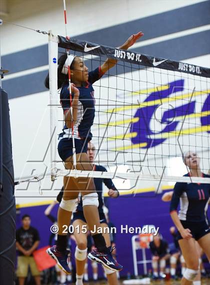 Thumbnail 3 in Mira Costa @ Flintridge Sacred Heart (Durango Fall Classic) photogallery.