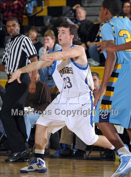Thumbnail 2 in Center vs. Del Campo (Common Good Classic) photogallery.