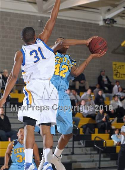 Thumbnail 2 in Center vs. Del Campo (Common Good Classic) photogallery.