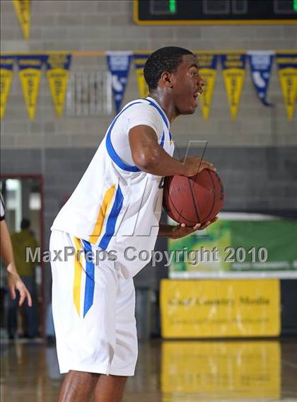 Thumbnail 2 in Center vs. Del Campo (Common Good Classic) photogallery.