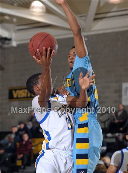 Thumbnail 1 in Center vs. Del Campo (Common Good Classic) photogallery.