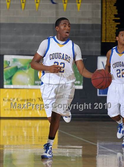 Thumbnail 3 in Center vs. Del Campo (Common Good Classic) photogallery.