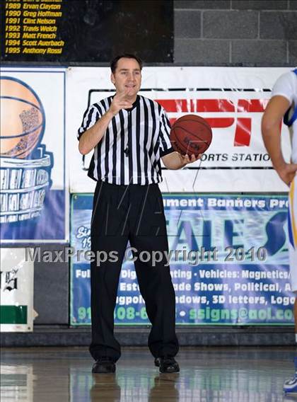 Thumbnail 1 in Center vs. Del Campo (Common Good Classic) photogallery.