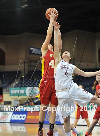 Thumbnail 2 in Mt. Carmel vs. Mission Hills (CIF SDS D1 Final) photogallery.