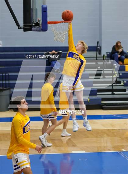 Thumbnail 1 in Comanche @ Brock photogallery.