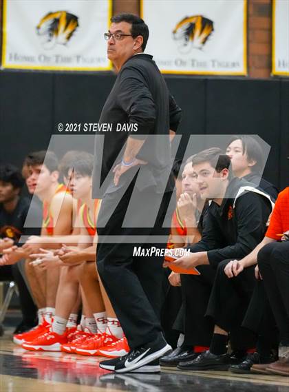 Thumbnail 2 in Pinnacle vs Corona del Sol (Welcome to the Jungle Holiday Tournament) photogallery.
