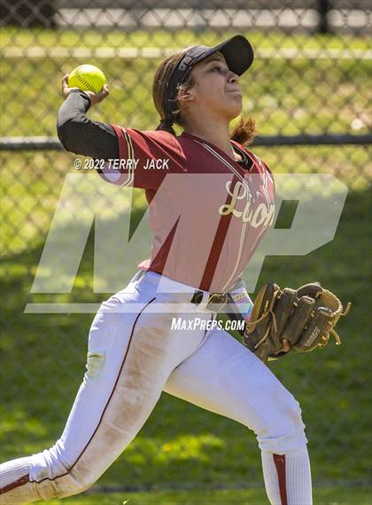 Thumbnail 3 in JSerra Catholic vs. King photogallery.