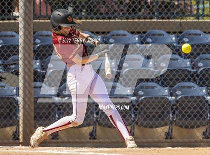 Thumbnail 2 in JSerra Catholic vs. King photogallery.