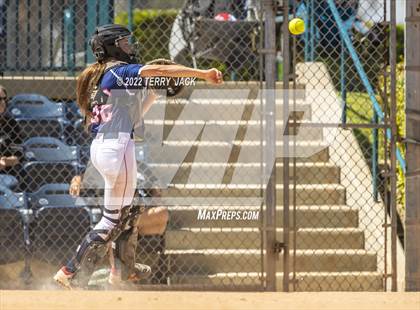 Thumbnail 1 in JSerra Catholic vs. King photogallery.
